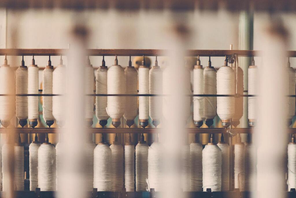 Corte, costura e resíduos: a indústria da moda precisa de novos moldes para ser sustentável